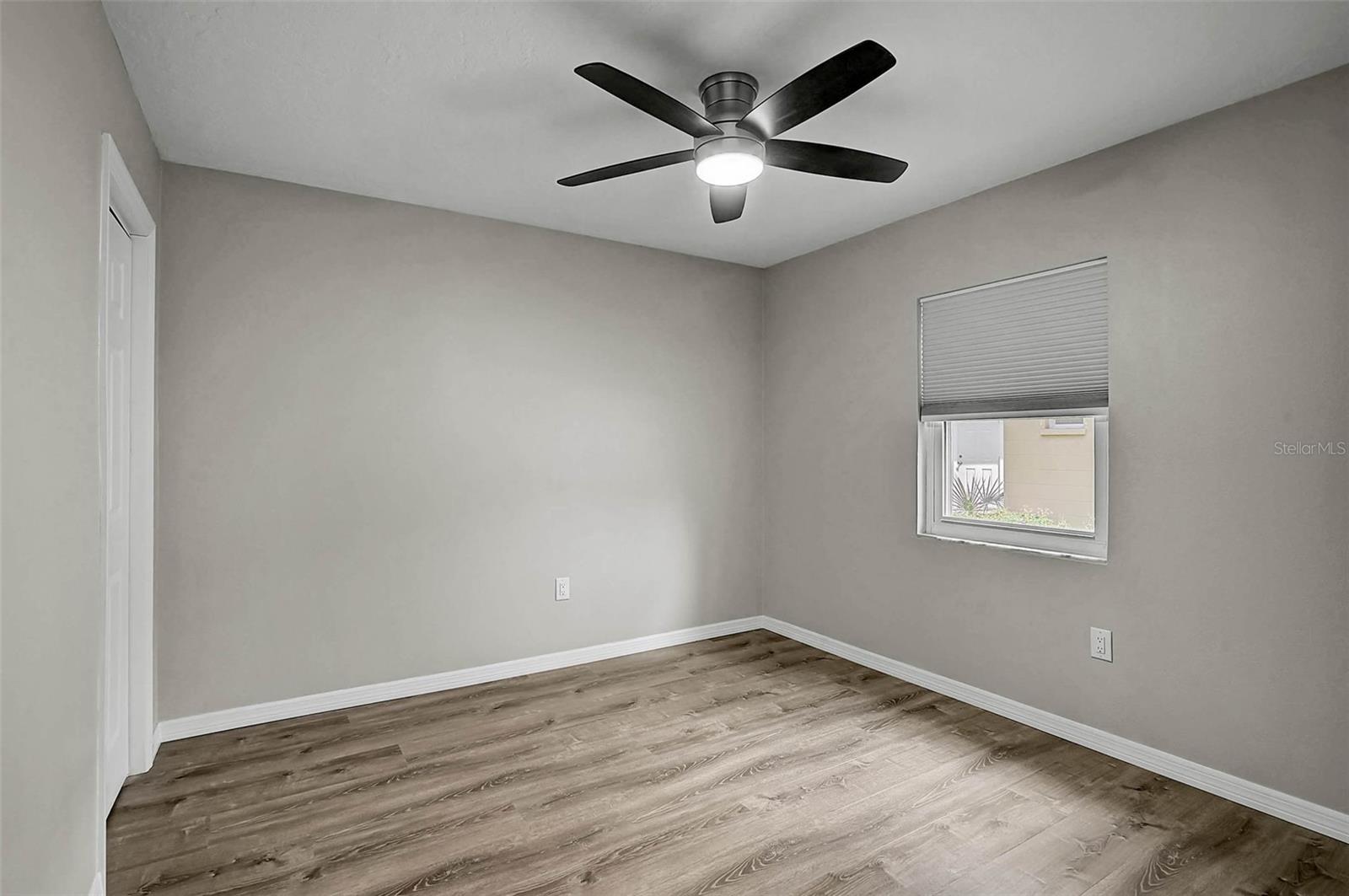102 20TH ST NE — photo 33