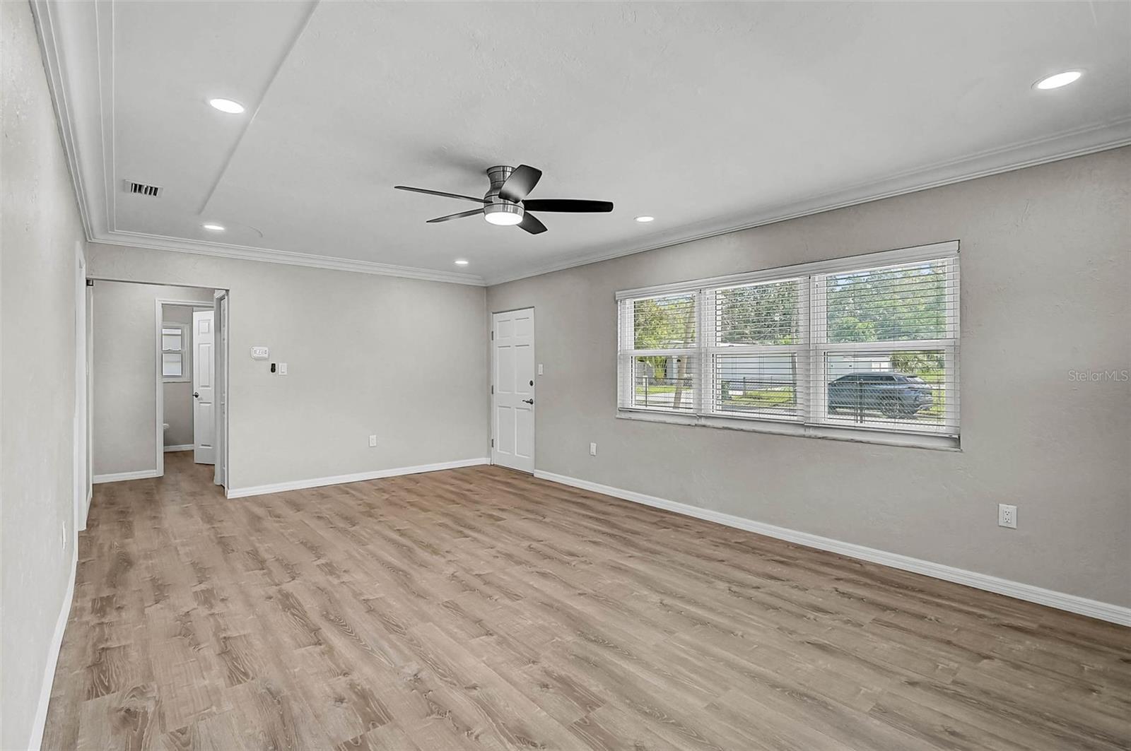 102 20TH ST NE — photo 10