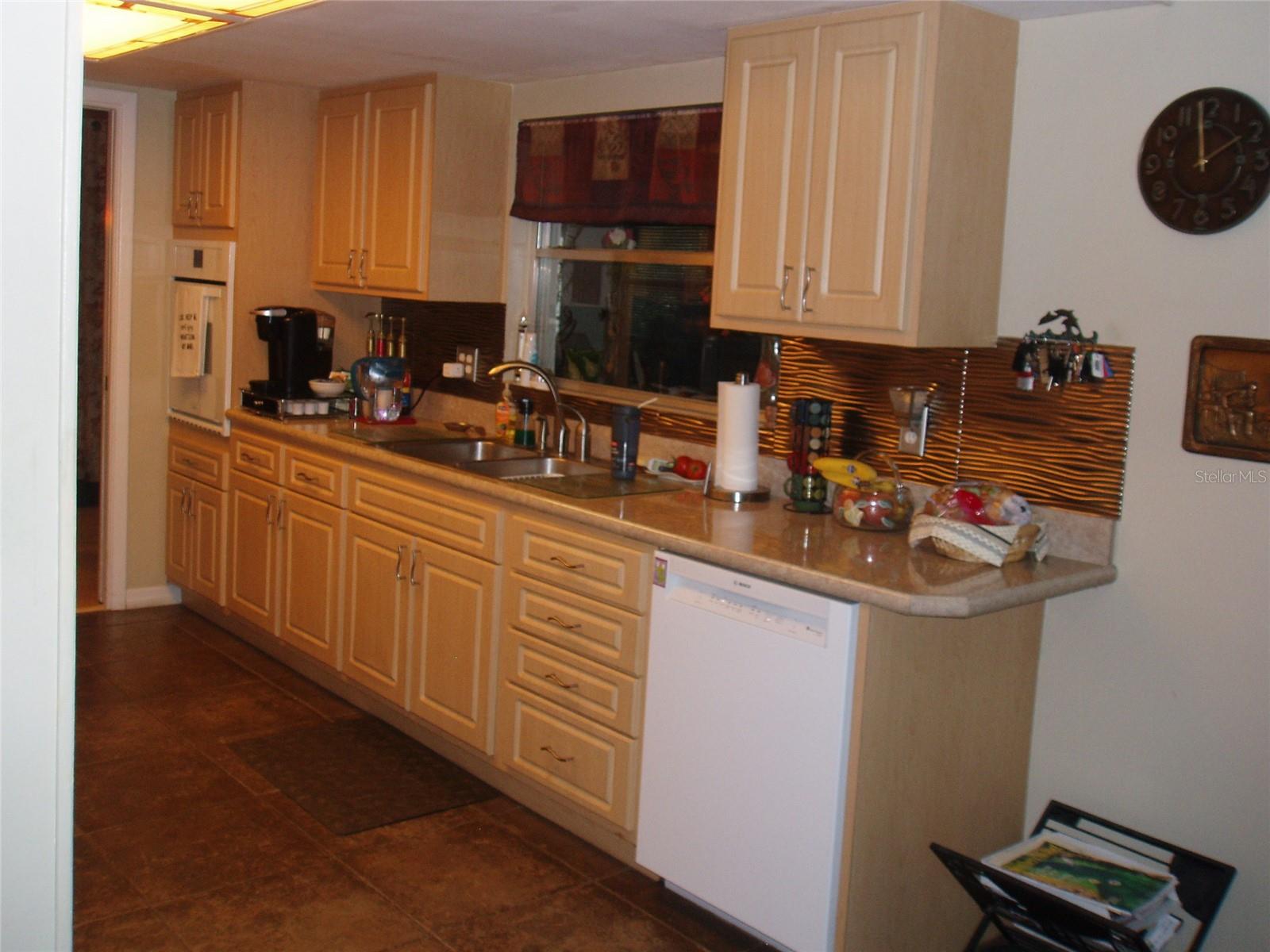 120 SW MONROE CIR N — photo 9