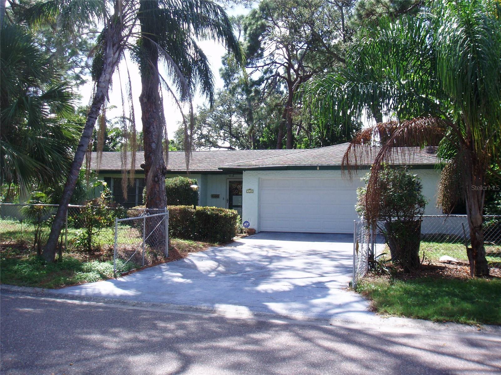 120 SW MONROE CIR N — photo 3