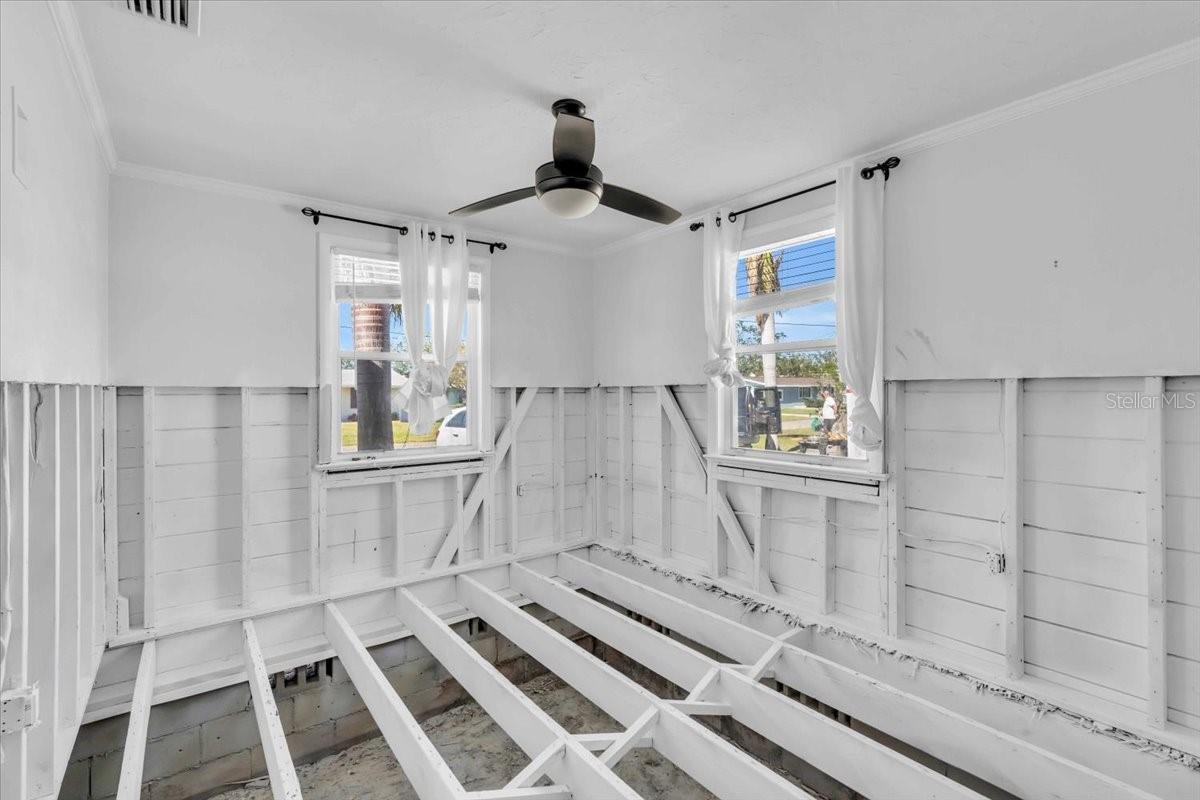 524 PALM AVE — photo 21