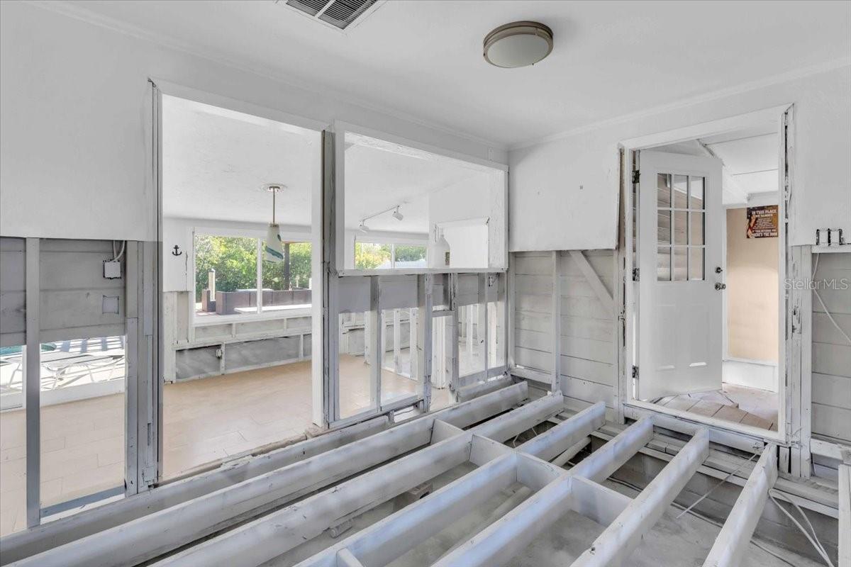 524 PALM AVE — photo 25