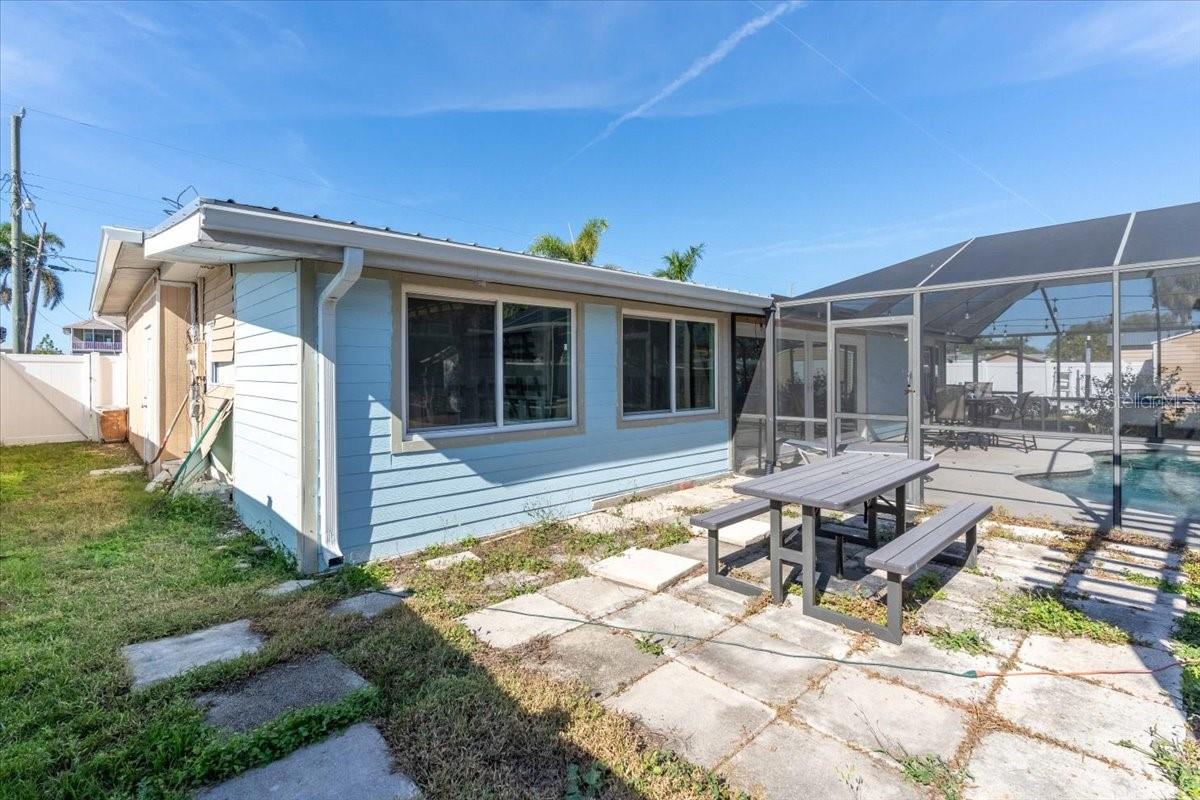 524 PALM AVE — photo 15
