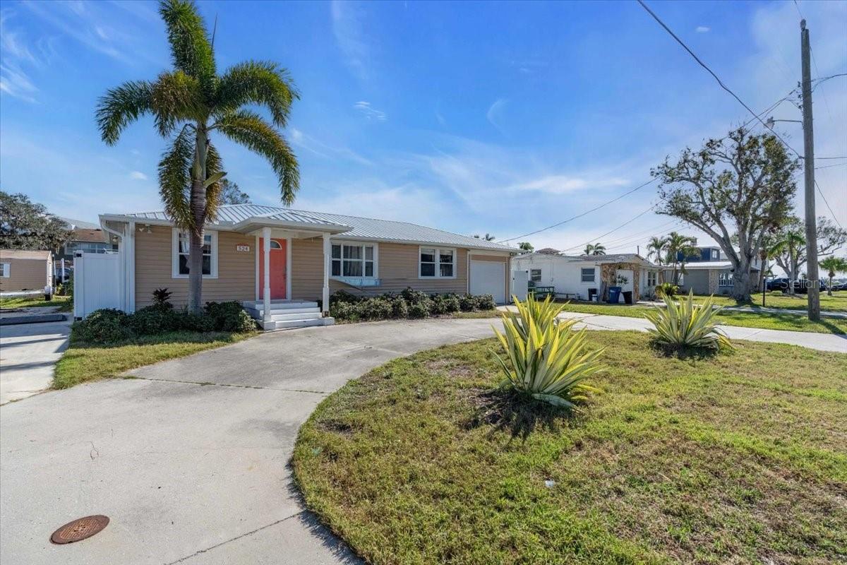 524 PALM AVE — photo 4