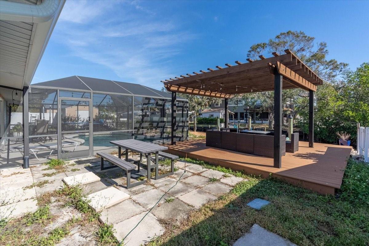 524 PALM AVE — photo 14