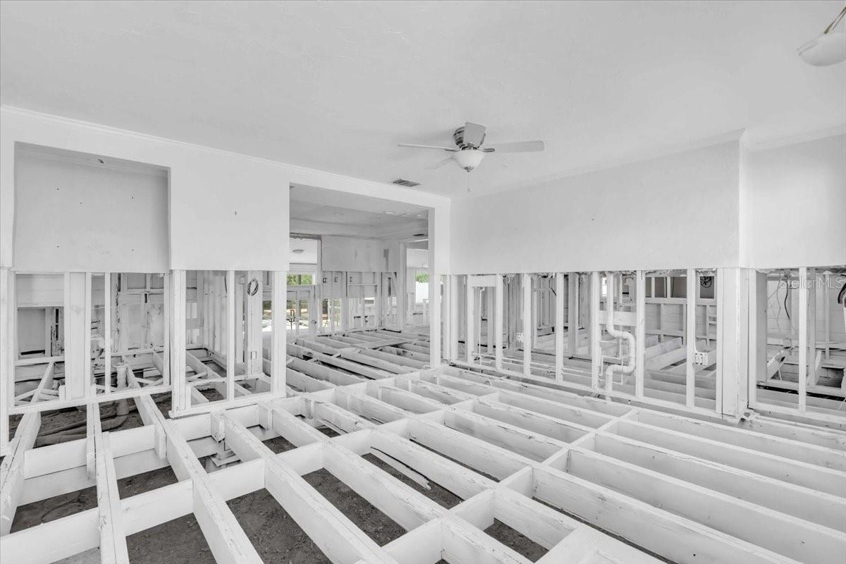 524 PALM AVE — photo 18