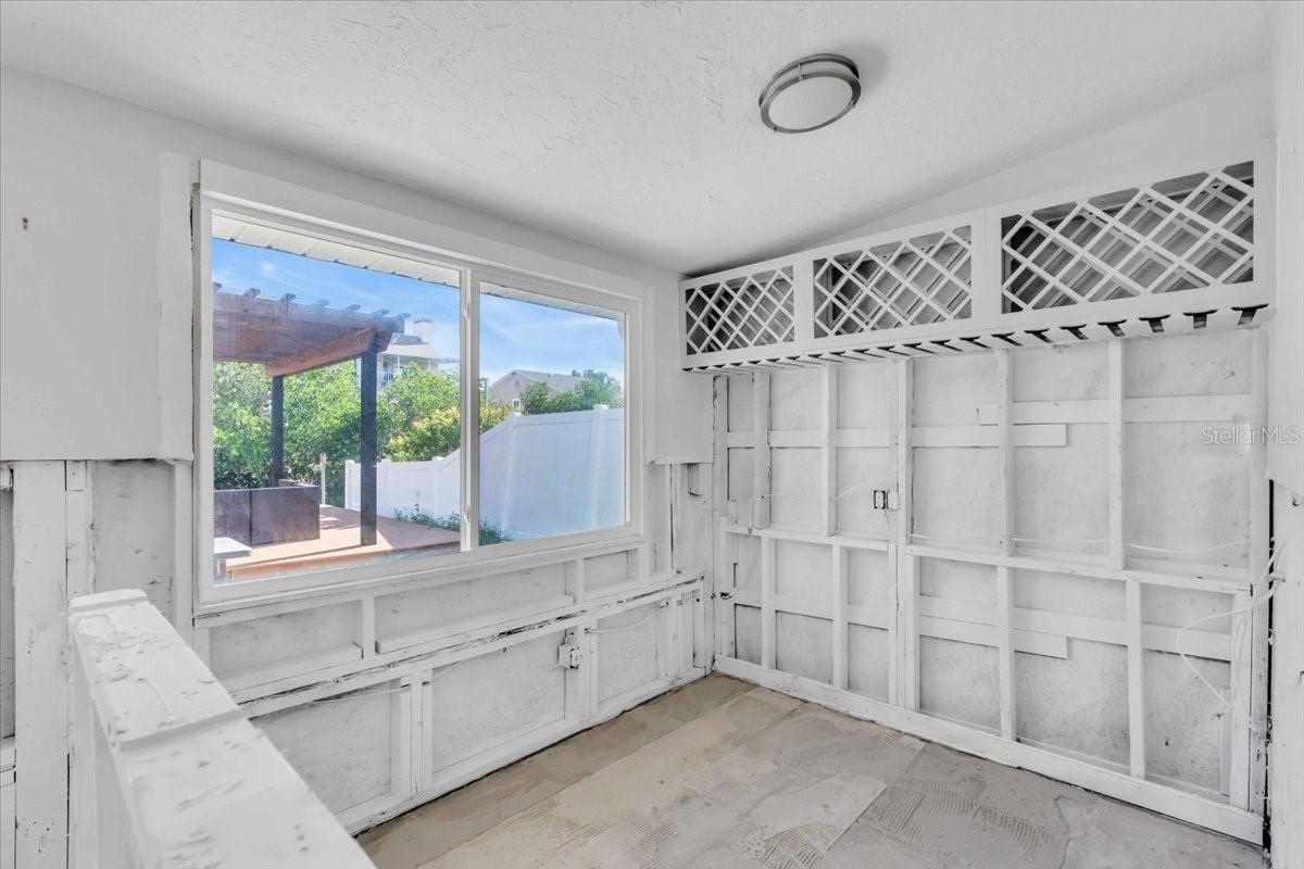524 PALM AVE — photo 28