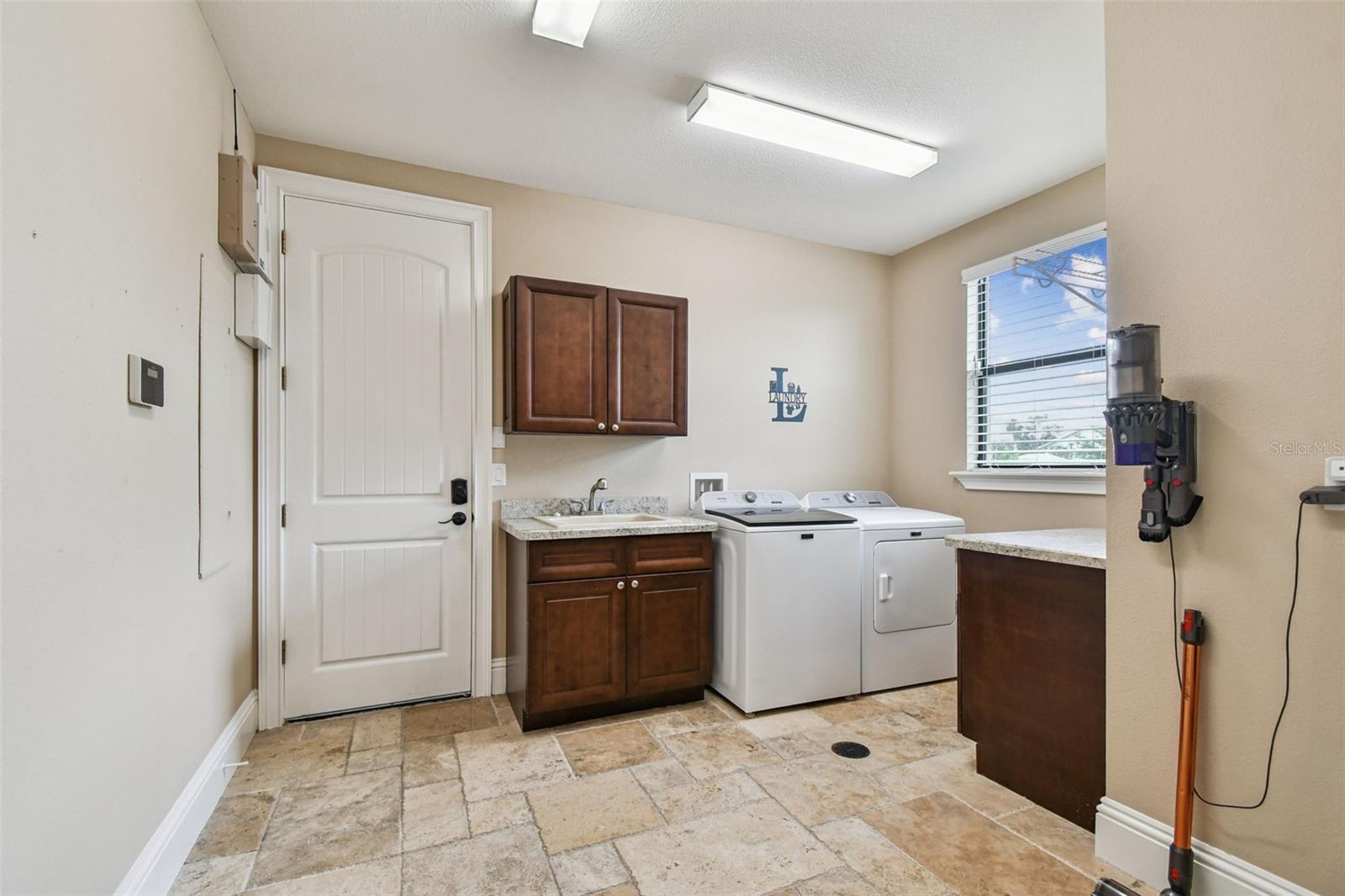 5405 LEILANI DR — photo 30