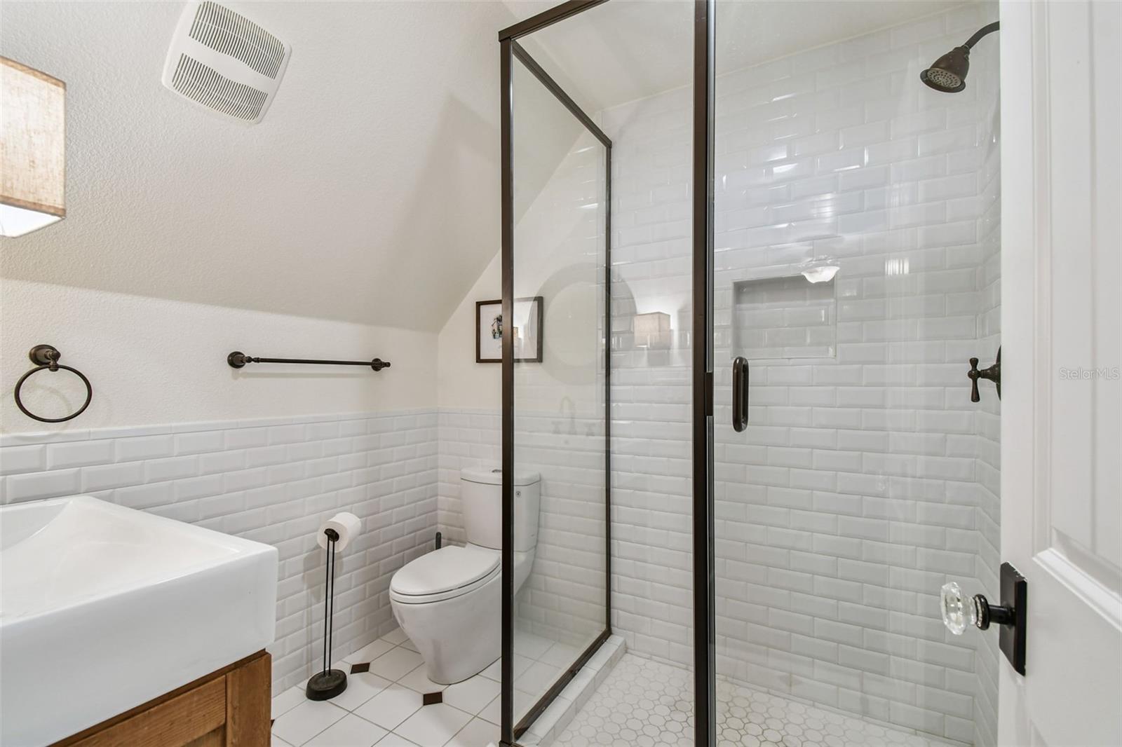 5405 LEILANI DR — photo 54
