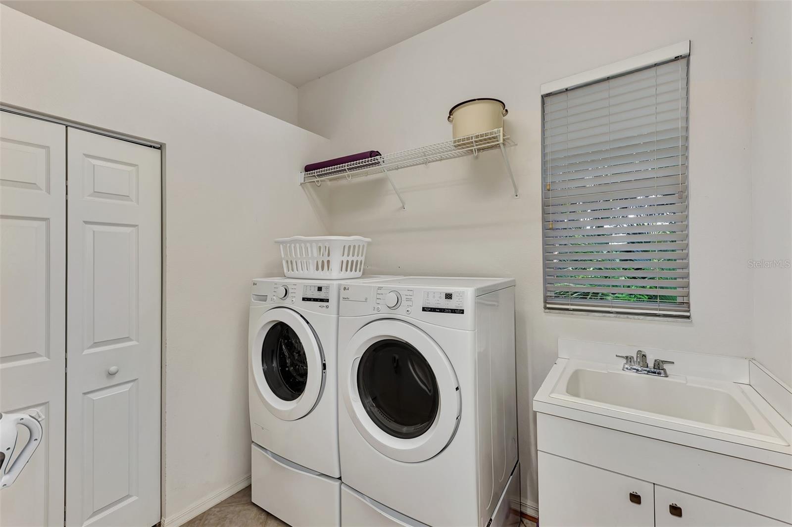 383 CEDARBROOK CT — photo 43
