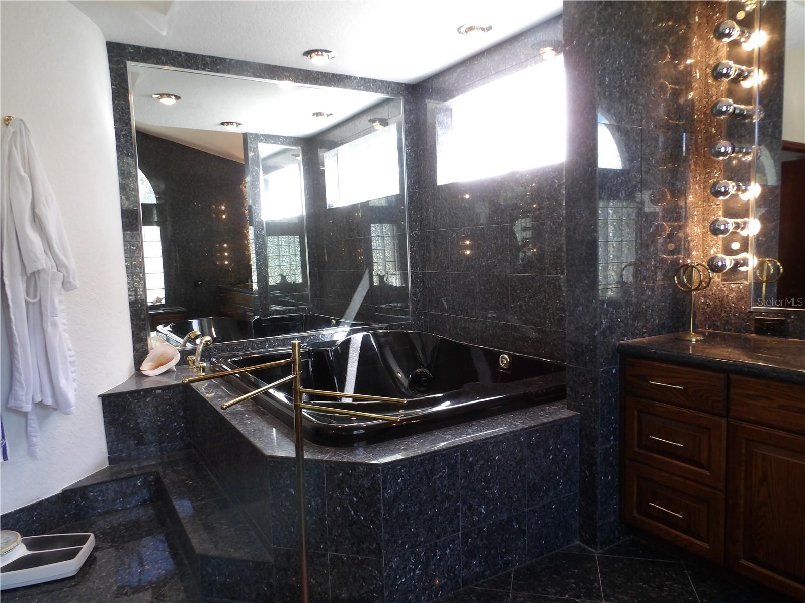 7222 AUBURN LN — photo 18