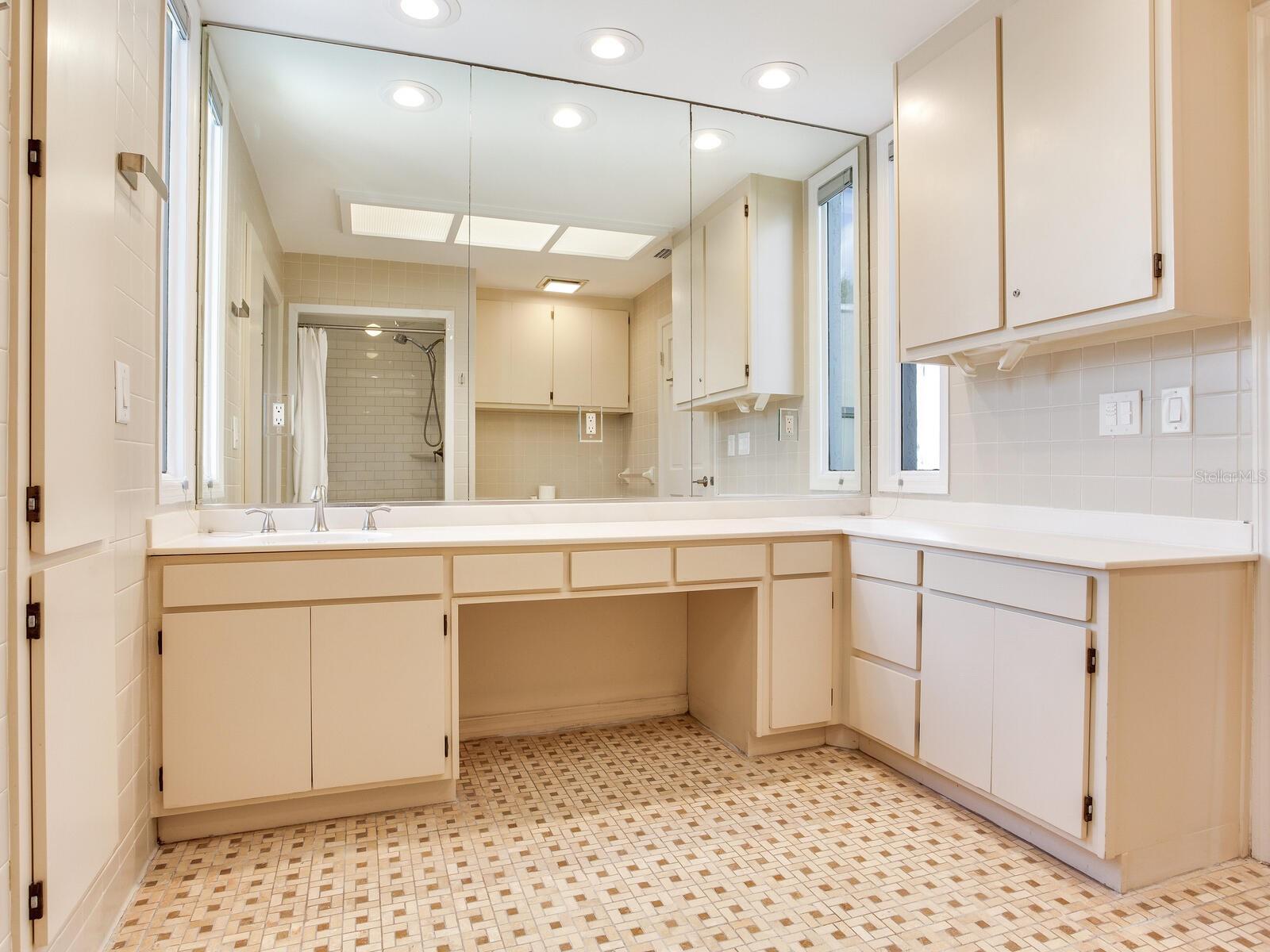 5010 BAYSHORE BLVD #7 — photo 20