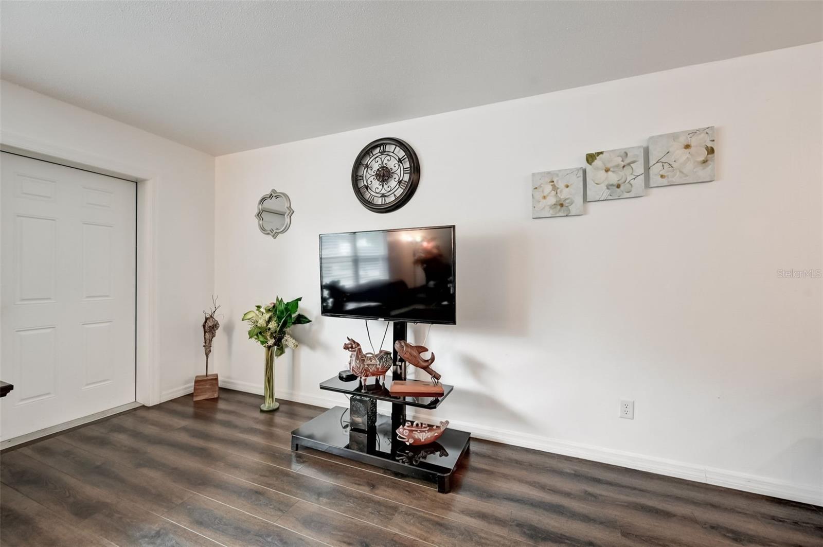 618 S OSPREY AVE — photo 2