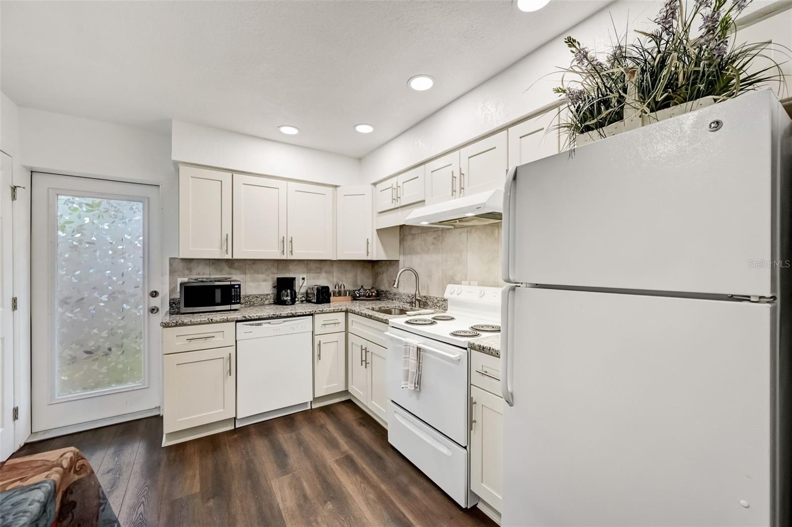 618 S OSPREY AVE — photo 11