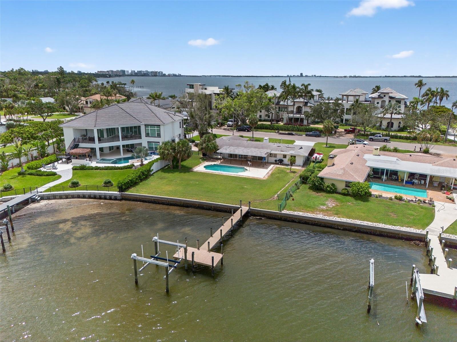 377 S SHORE DR — photo 5