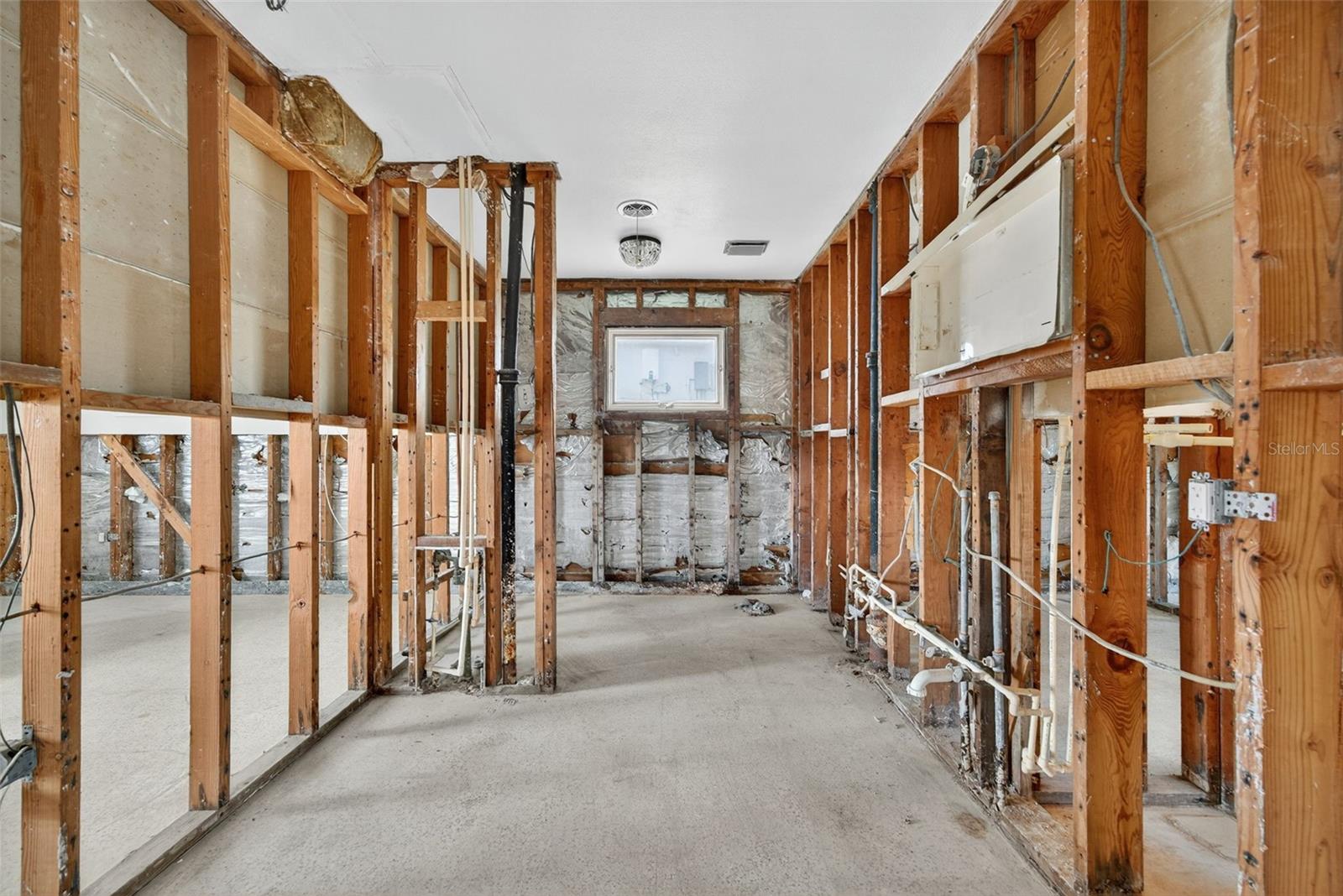 377 S SHORE DR — photo 15