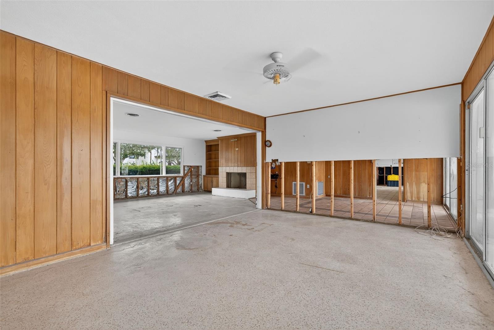 377 S SHORE DR — photo 6