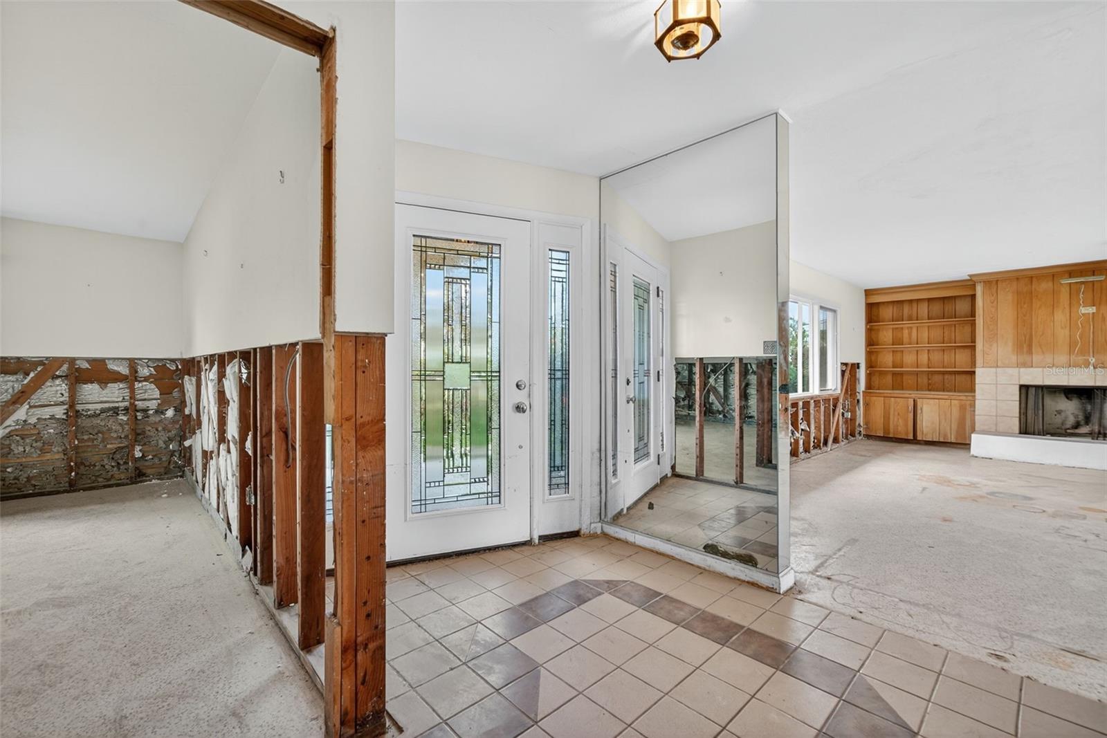377 S SHORE DR — photo 16