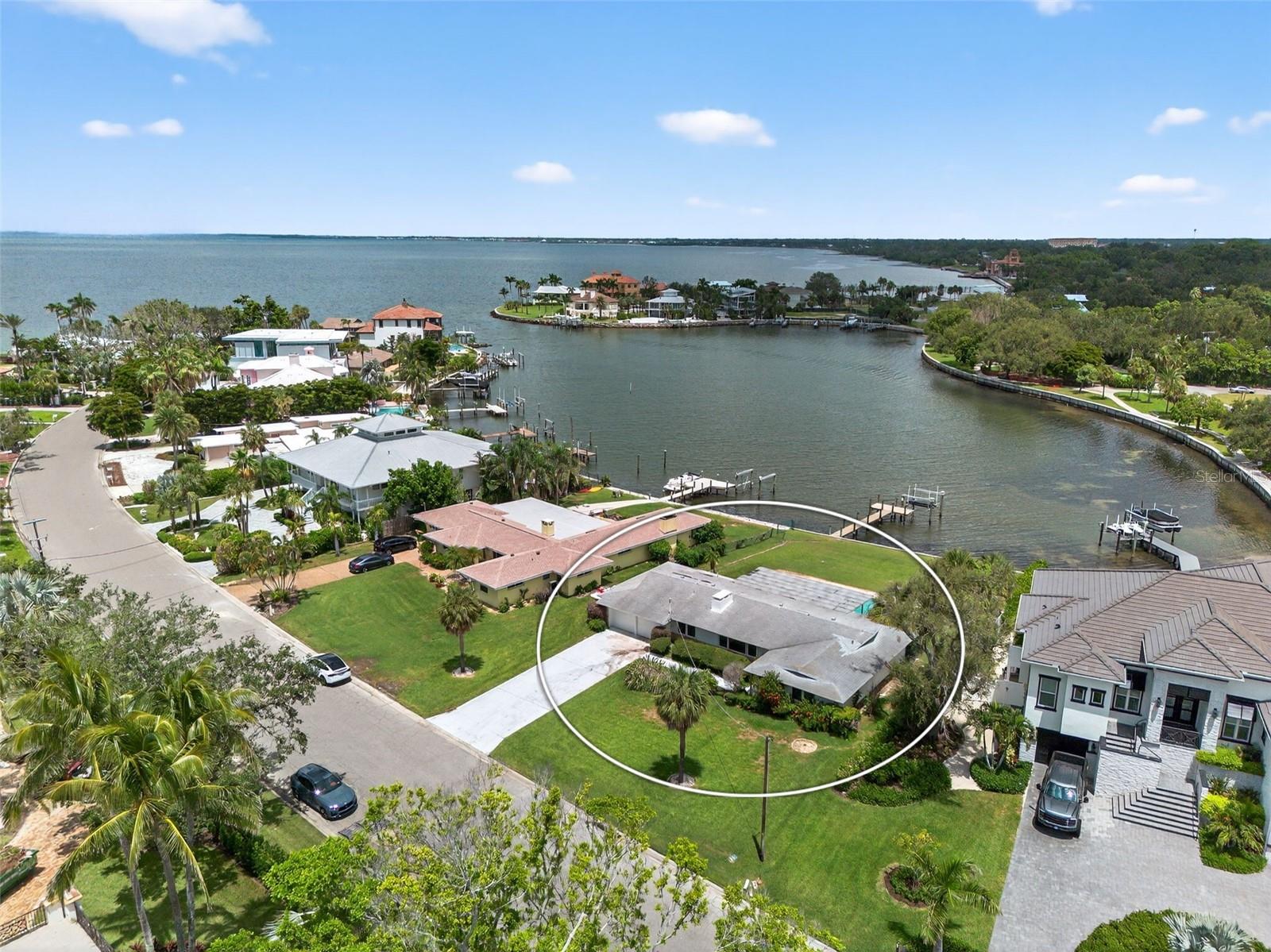 377 S SHORE DR — photo 2