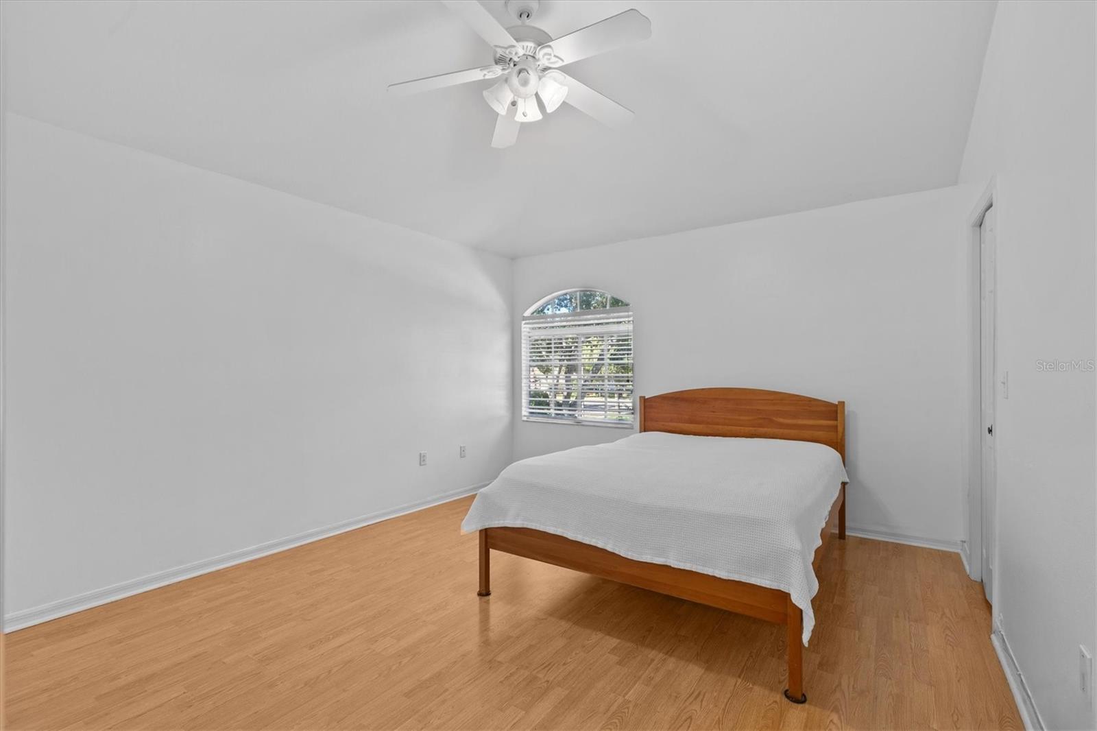 2328 WARWICK DR — photo 54