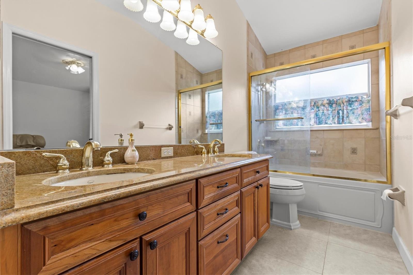 2328 WARWICK DR — photo 52