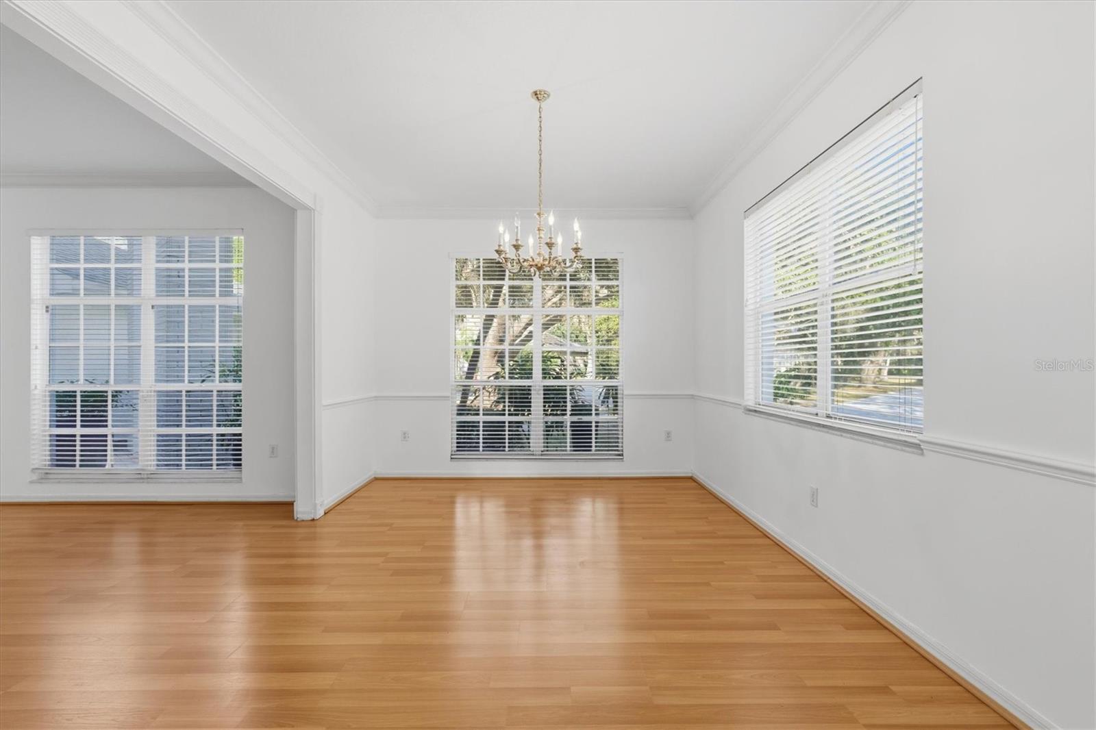 2328 WARWICK DR — photo 17
