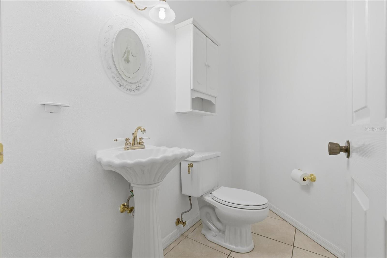 2328 WARWICK DR — photo 36