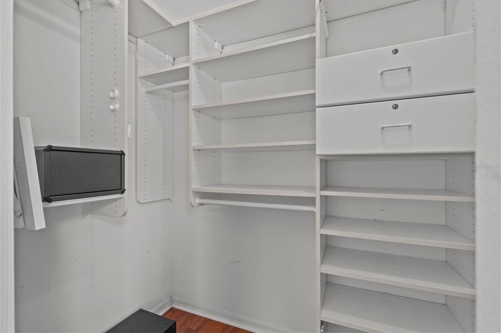 2328 WARWICK DR — photo 49