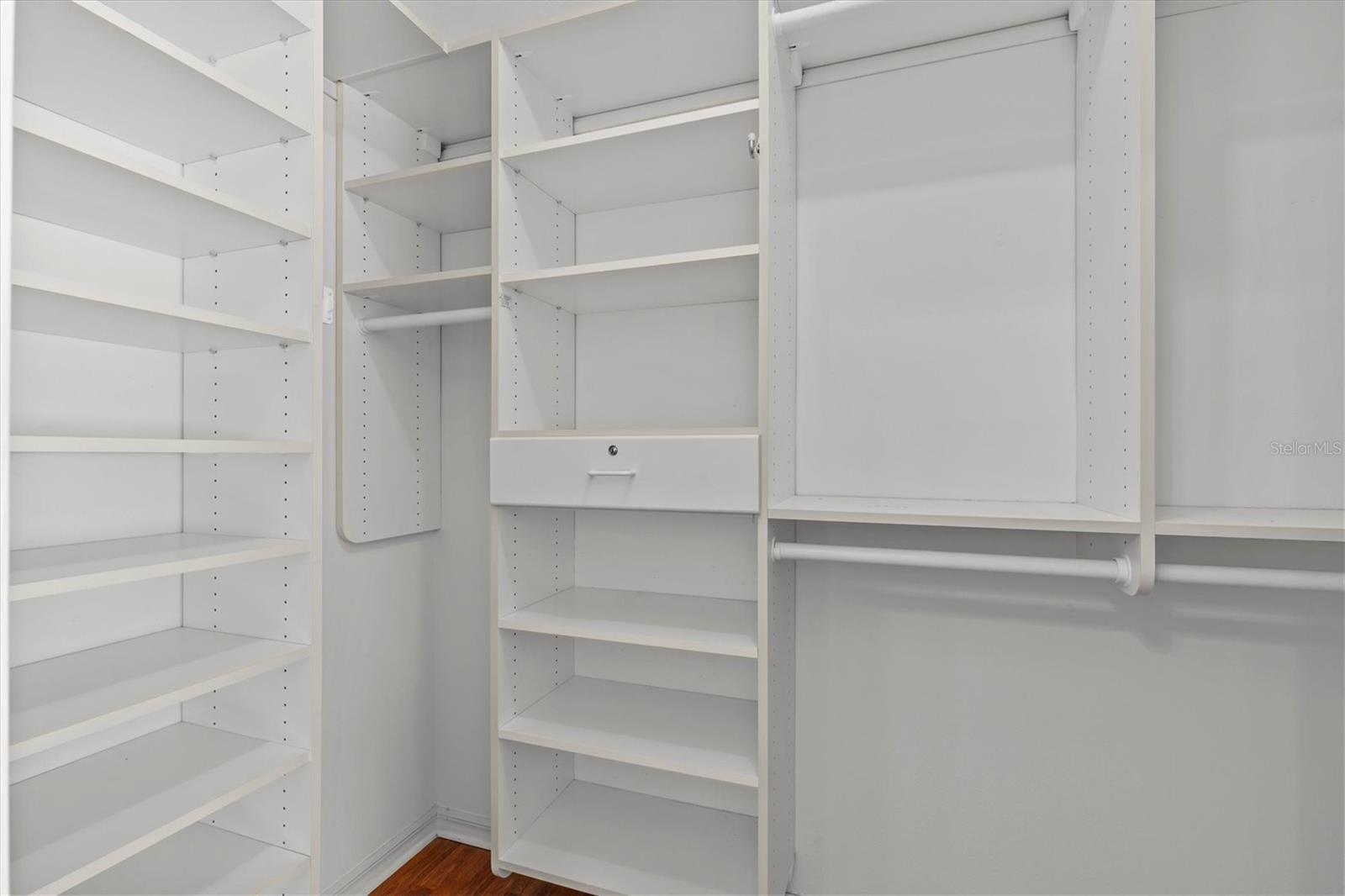2328 WARWICK DR — photo 48