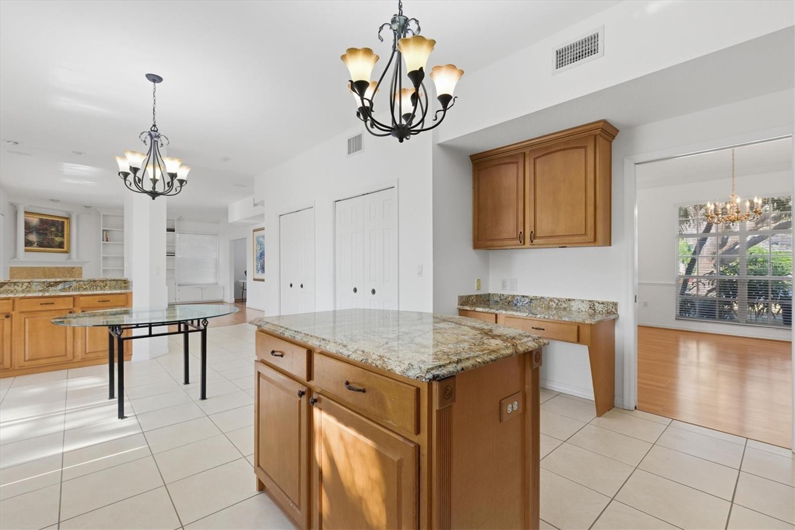2328 WARWICK DR — photo 19