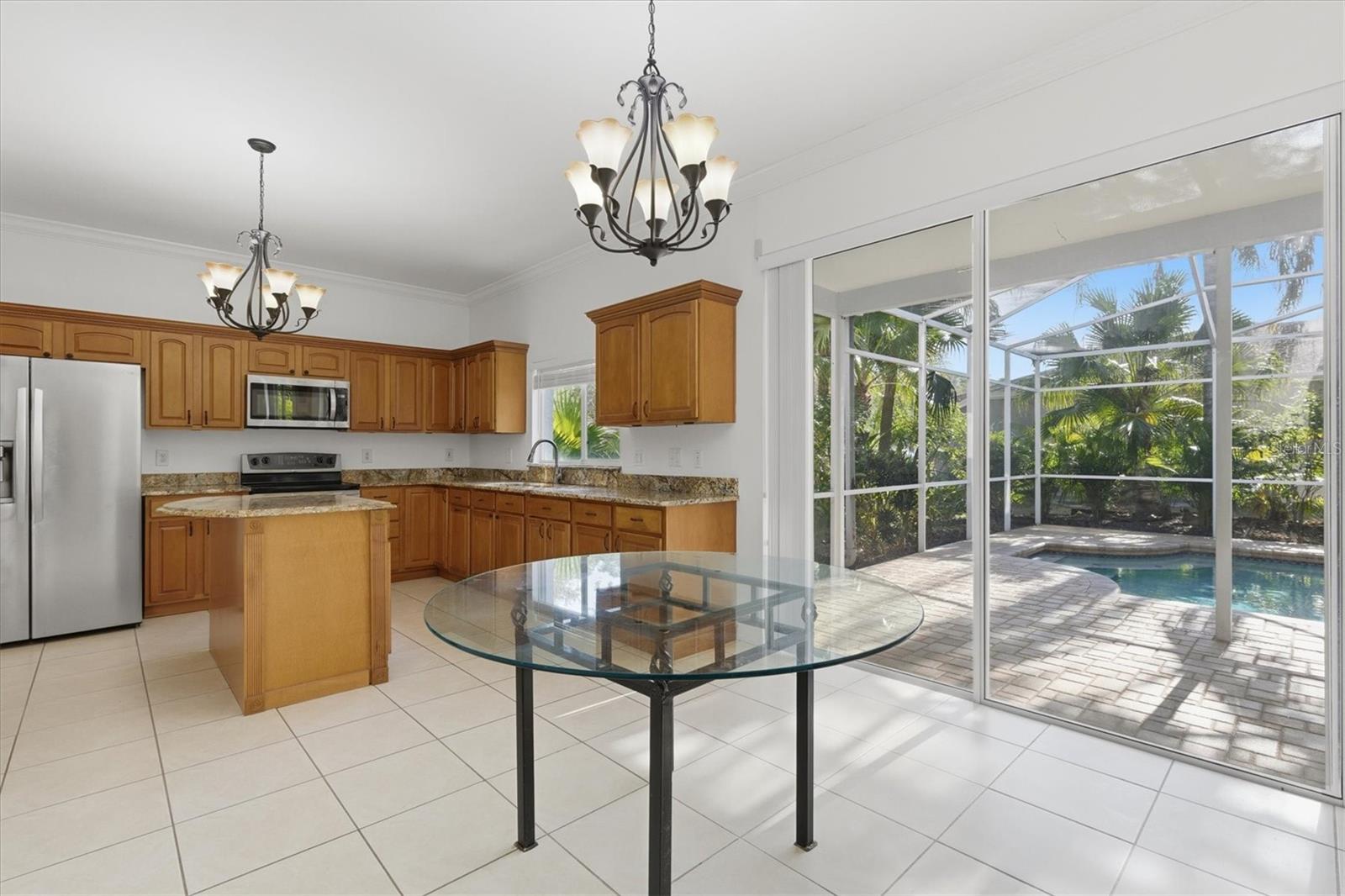 2328 WARWICK DR — photo 24