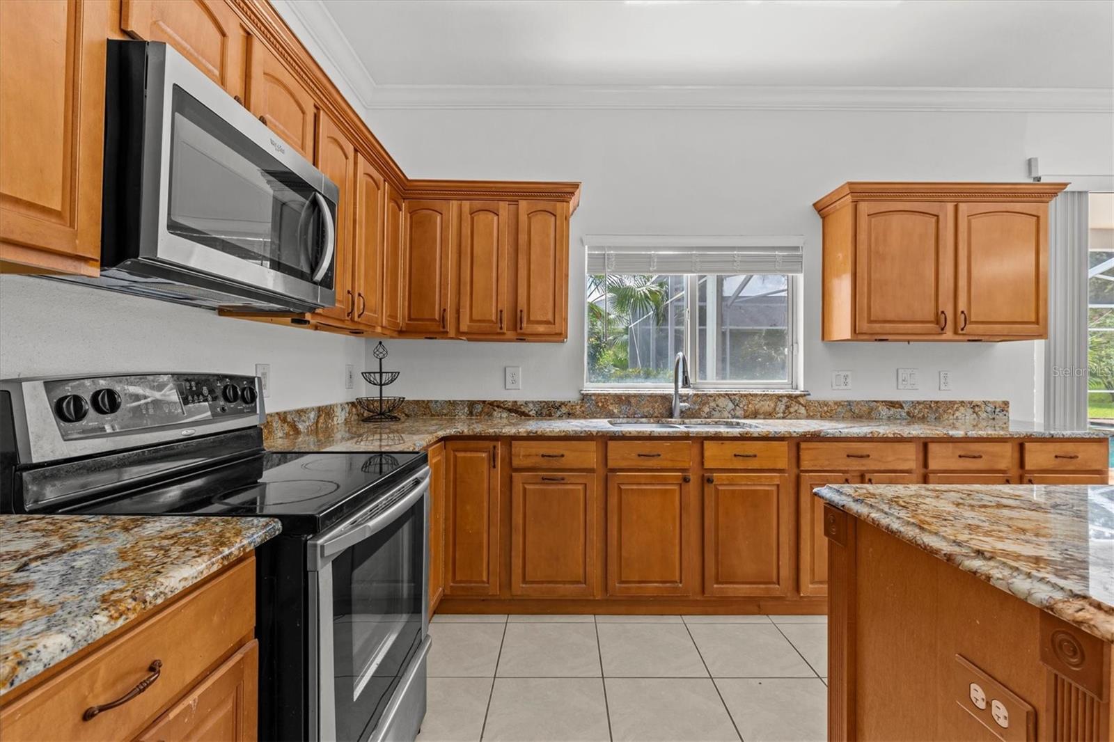2328 WARWICK DR — photo 18