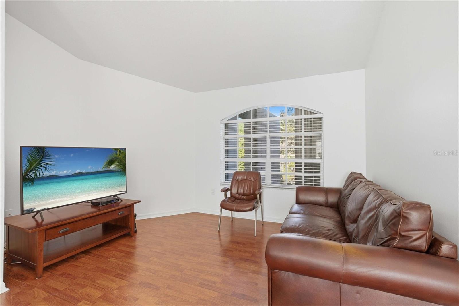 2328 WARWICK DR — photo 40