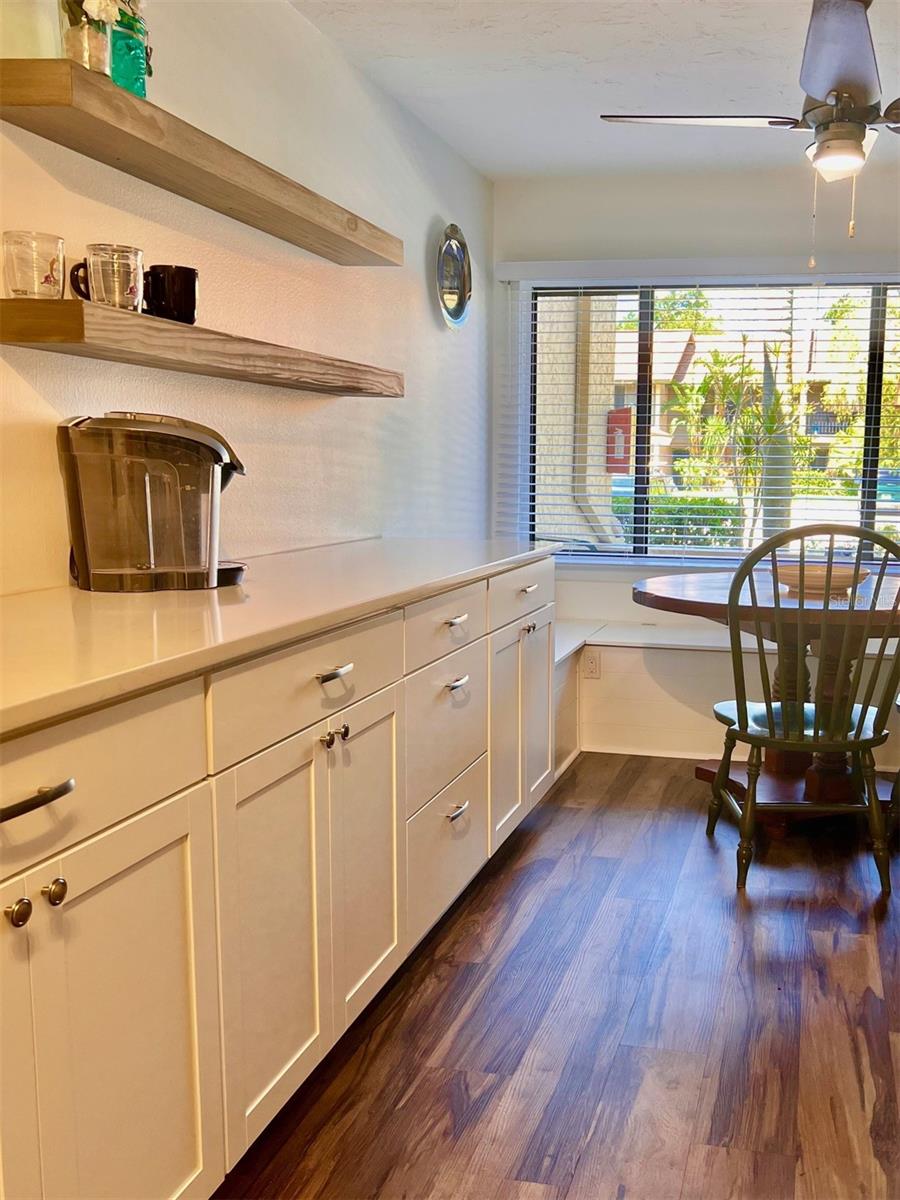 984 SUNRIDGE DR #J3 — photo 6