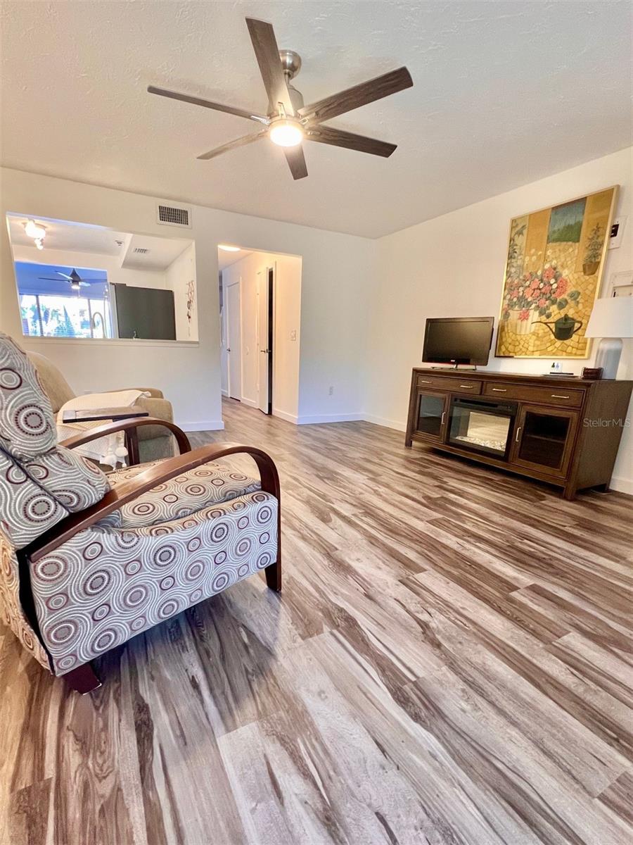 984 SUNRIDGE DR #J3 — photo 12