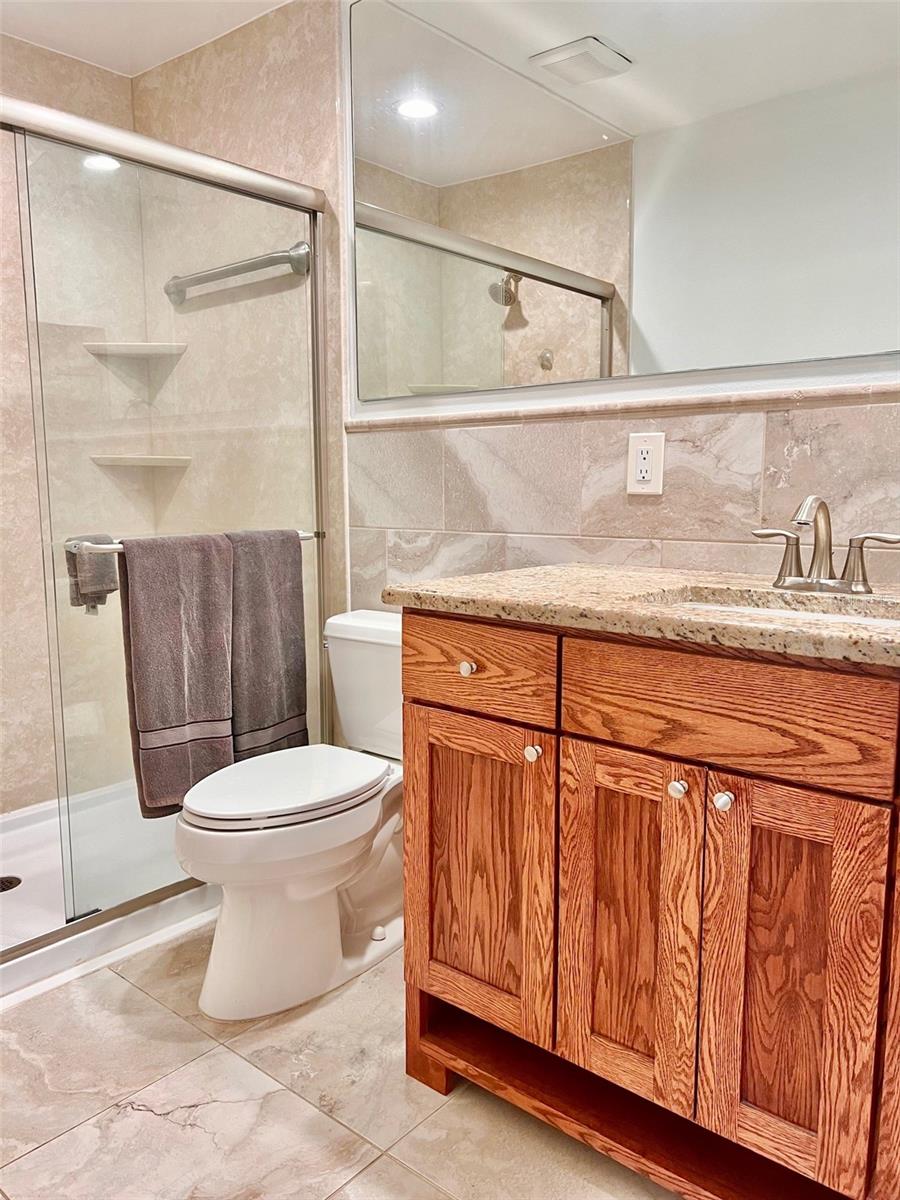984 SUNRIDGE DR #J3 — photo 17