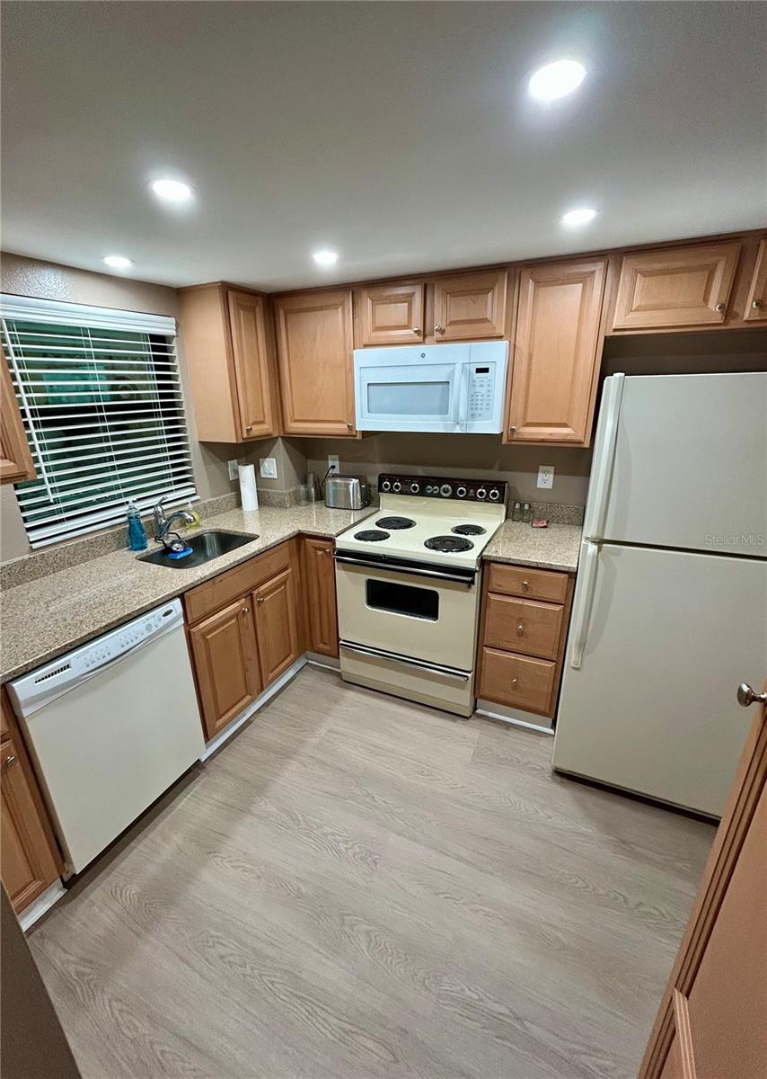 1001 BENJAMIN FRANKLIN DR #108 — photo 5