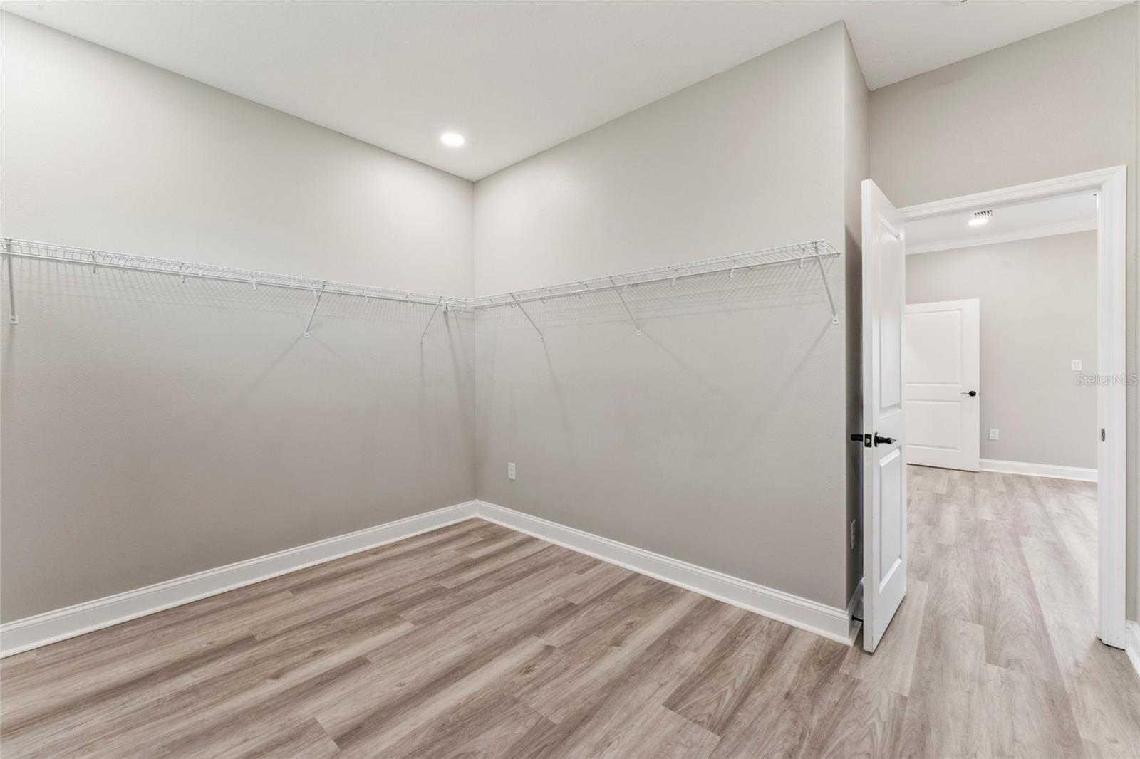 809 W LINEBAUGH AVE #2A — photo 27