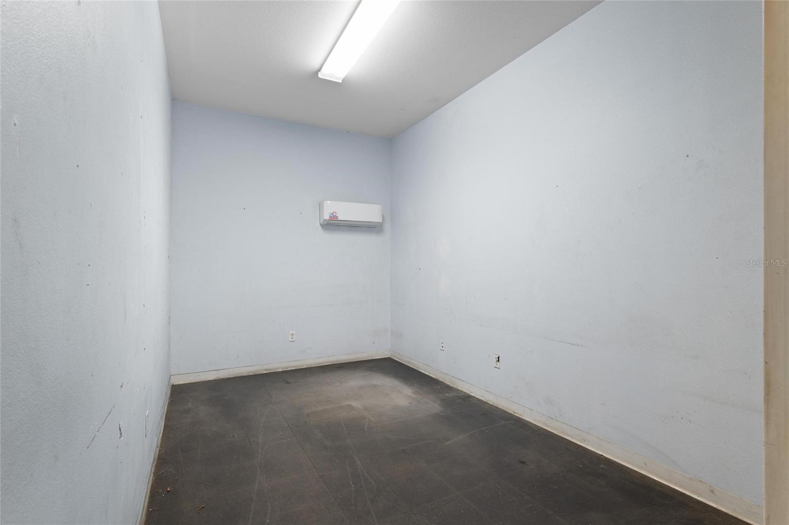 1500 L AND R INDUSTRIAL BLVD #Bldg. D — photo 20