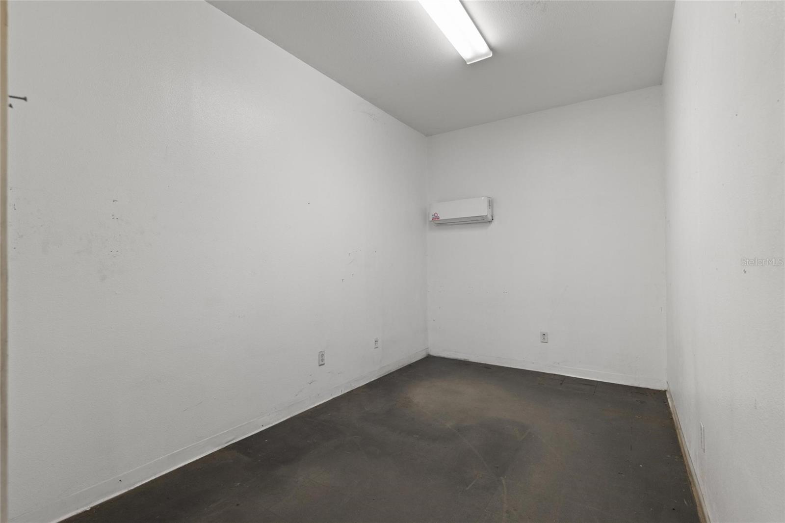 1500 L AND R INDUSTRIAL BLVD #Bldg. D — photo 21