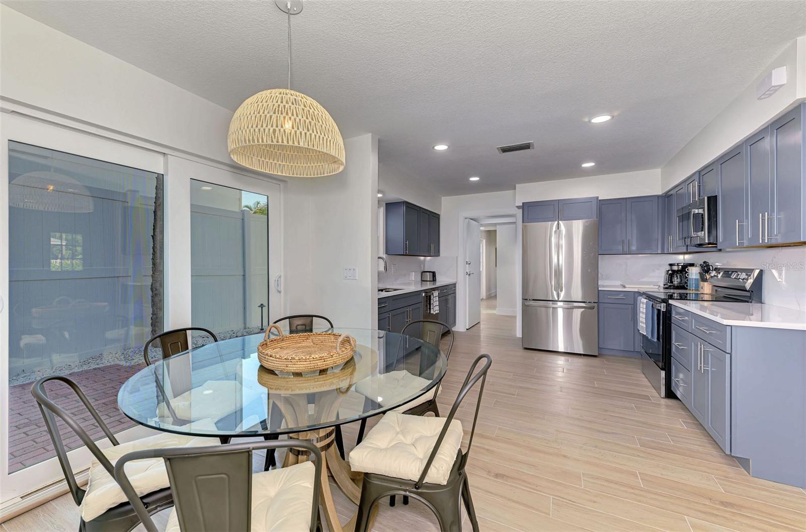 1100 POINT OF ROCKS RD — photo 10