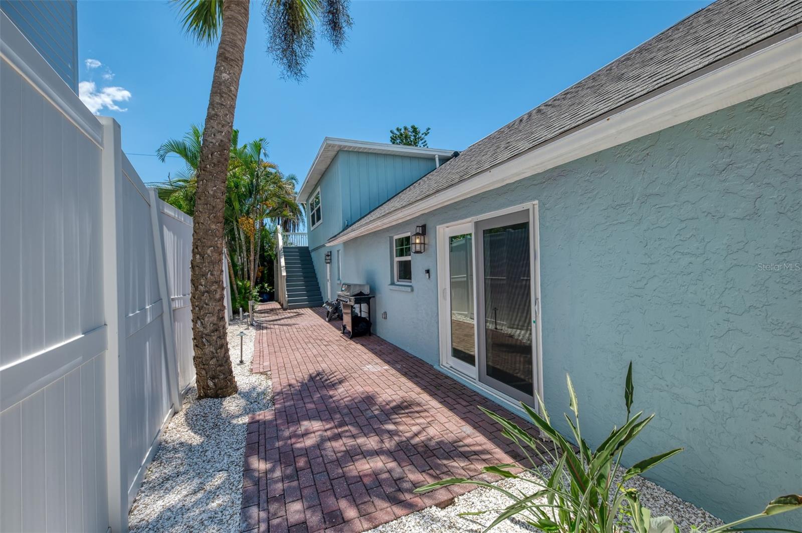 1100 POINT OF ROCKS RD — photo 43