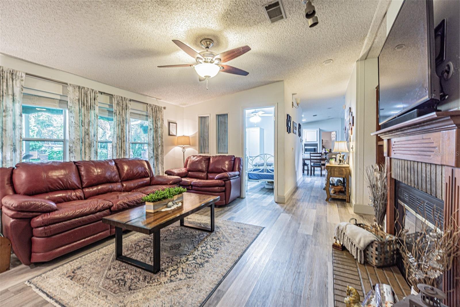 3349 OAKWOOD DR — photo 5