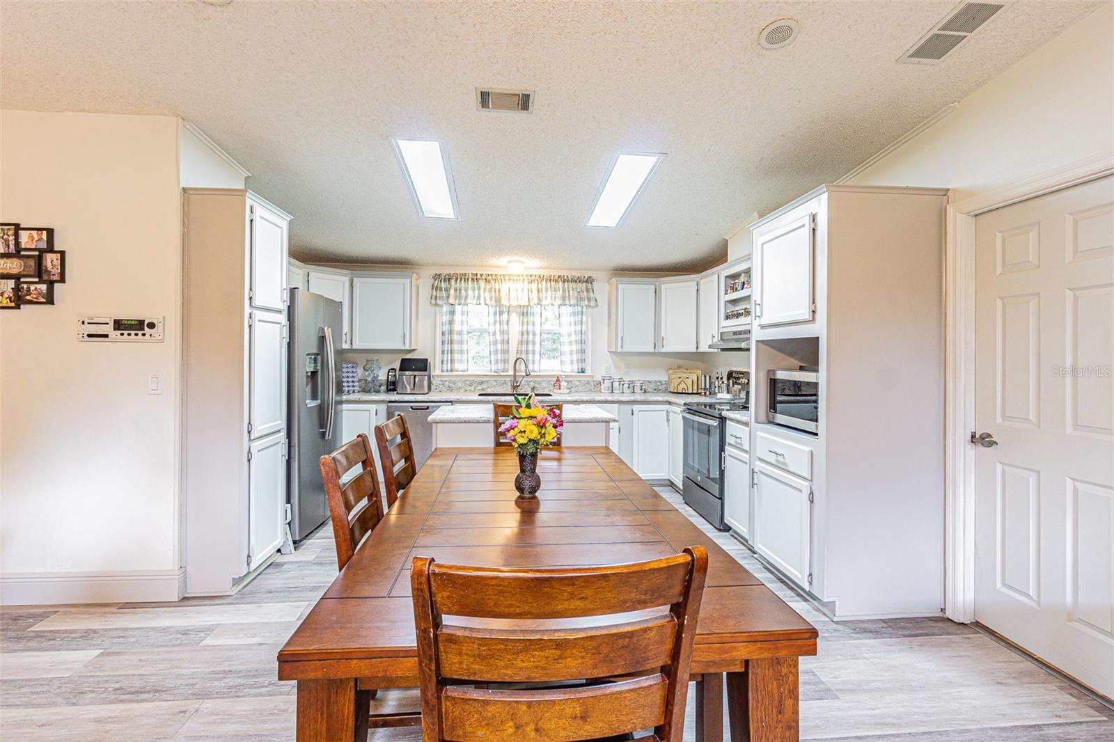 3349 OAKWOOD DR — photo 27