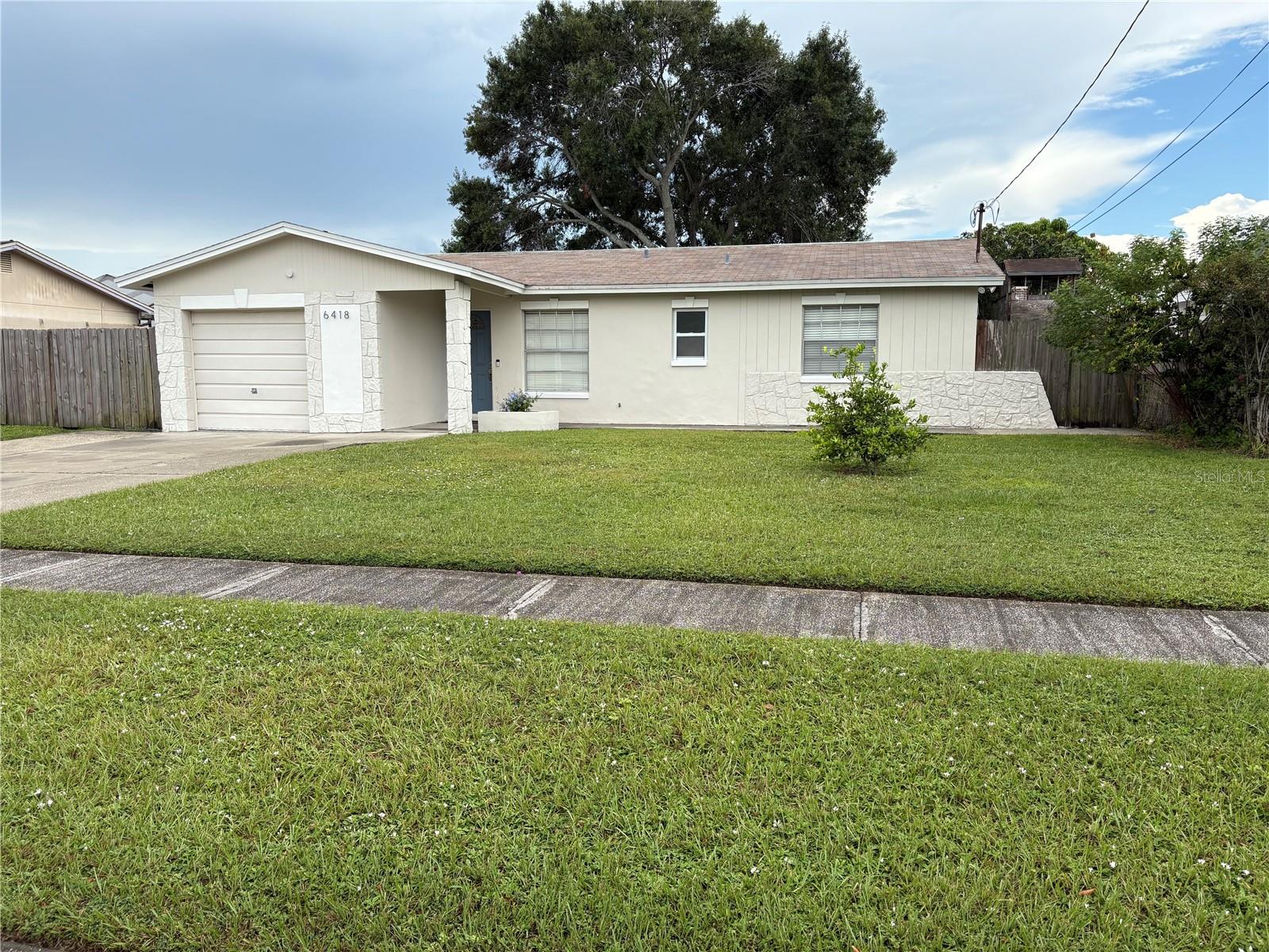 6418 W PARIS ST — photo 3