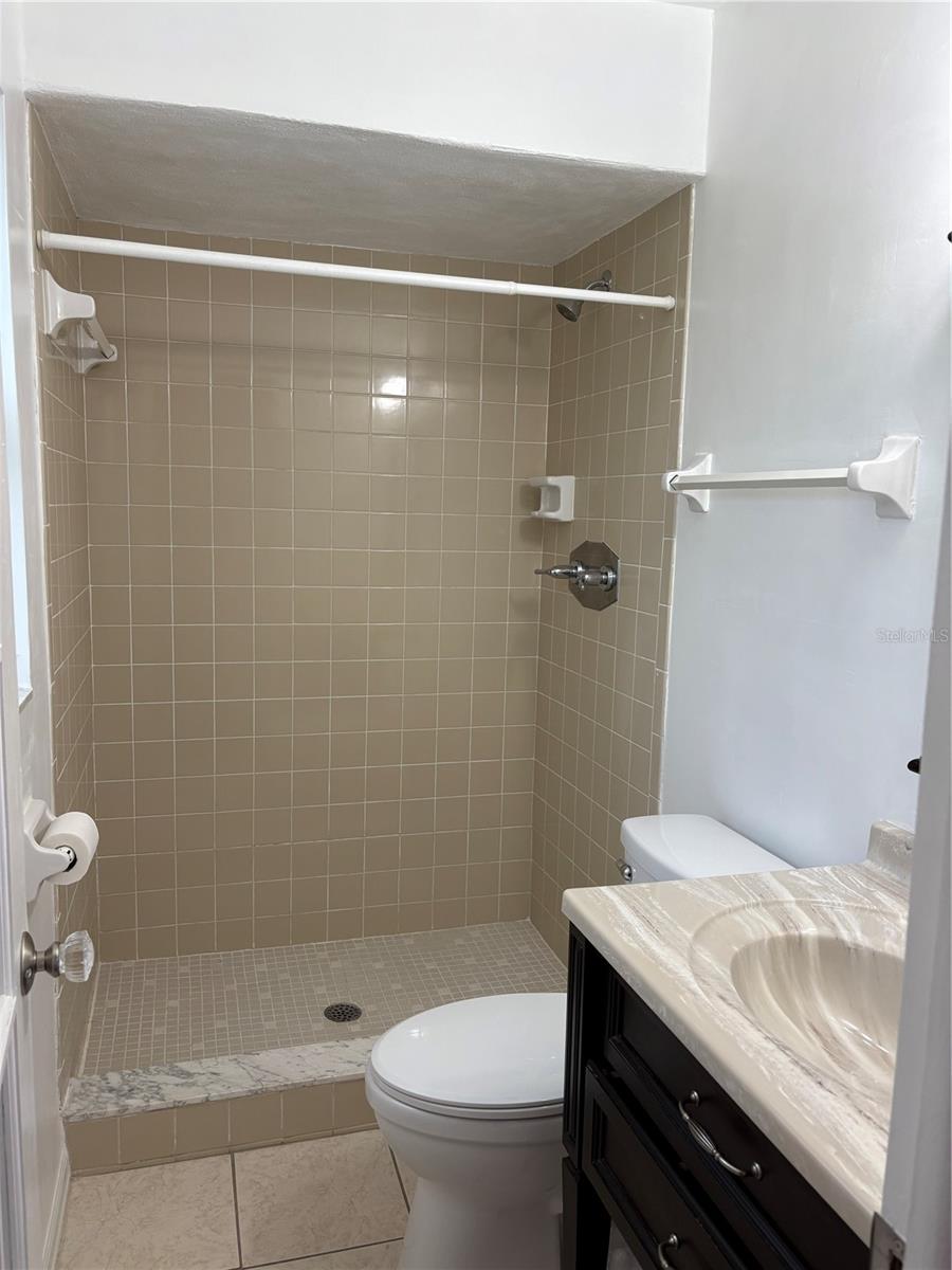 6418 W PARIS ST — photo 6