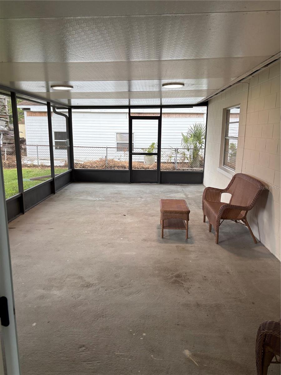 6418 W PARIS ST — photo 31