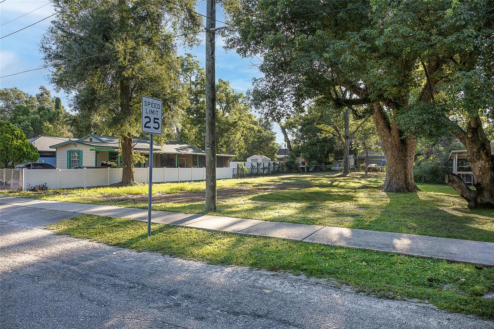 8409 N MULBERRY ST — photo 3