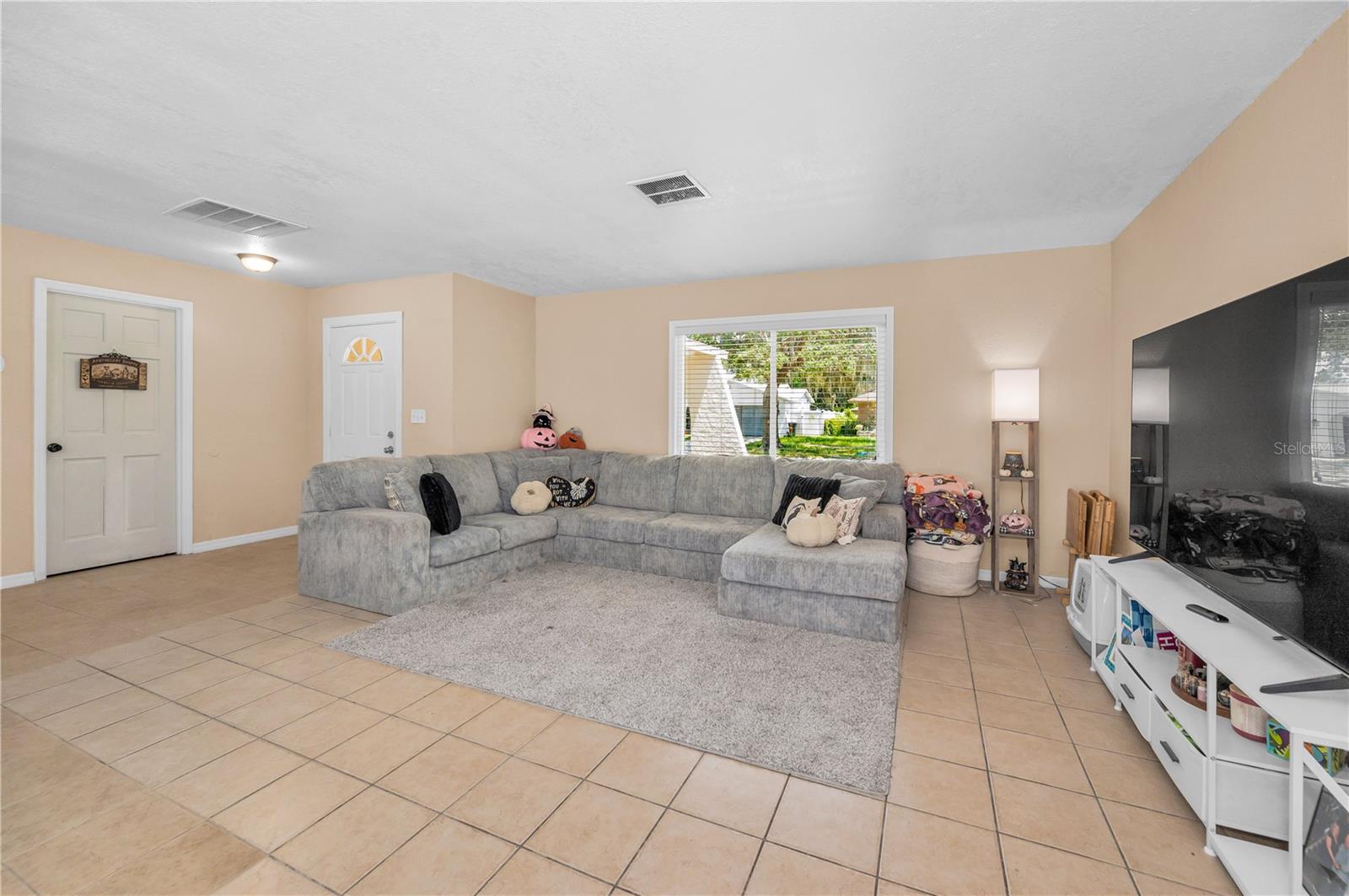 11121 PEPPERTREE LN — photo 12
