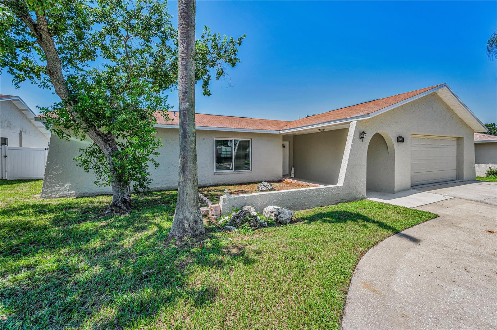 11121 PEPPERTREE LN — photo 3
